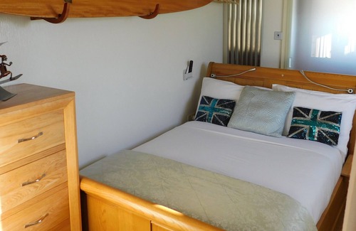 Treknow Apartment | Outstanding Prime Position Coastal Property