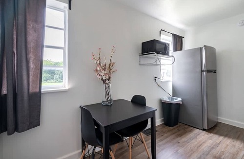 Victorian Village Apartment | Over 4 500 Reviews Prime Location Parking Free