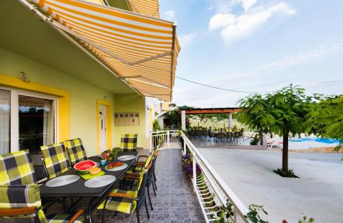 Podstrana Apartment | Over the skyline
