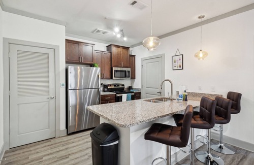 Farragut Apartment | Overlook 5001I Luxury Accommodations I Pool
