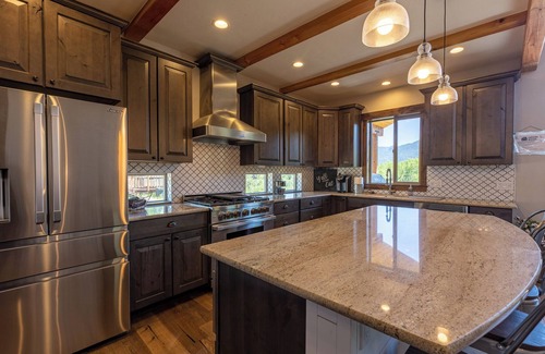 San Juan River Village Cabin | Overlook San Juan River. Close to Wolf Creek, Fishing, Hiking.