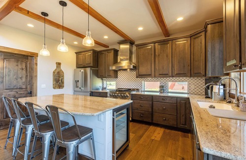 San Juan River Village Cabin | Overlook San Juan River. Close to Wolf Creek, Fishing, Hiking.