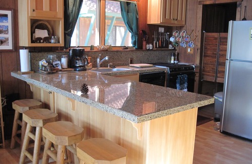 Truckee Cabin | Overlooks Donner Lake