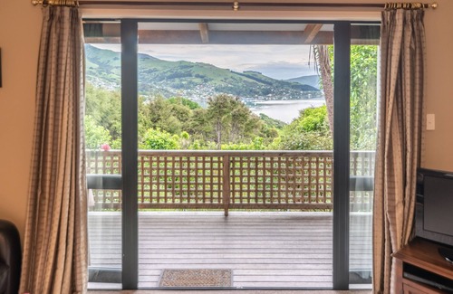 Akaroa Cottage | Overton Cottage - Akaroa Holiday Home