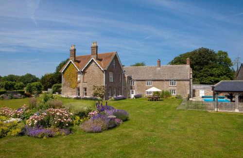 Wroughton Bed & Breakfast | Overtown Manor Bed and Breakfast