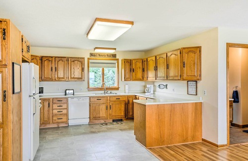 Ovid House | Ovid Home w/Lake Views on Cayuga Wine Trail!