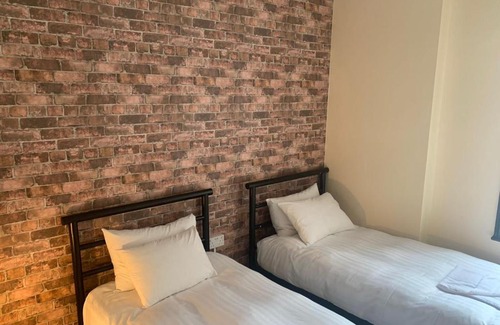 Newcastle-upon-Tyne Apartment | Ovington Grove 1 free parking fully equipped kitchen 3 bedrooms Netflix