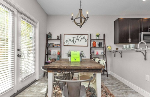 Wright House | Owl's Nest | Kid Pet Friendly, 6miles to Beach!