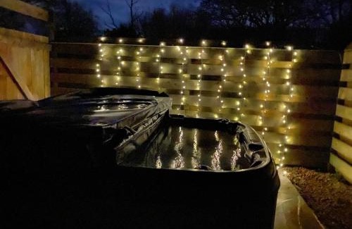 Storwood House | Owlet Lodge at Owlet Hideaway - with Hot Tub, Near York