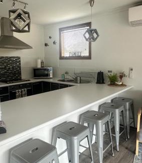 Cowes House | OwLHouse on Island