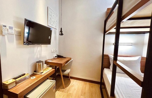 Batam Apartment | oxy suites G-03 at Shop House Meisterstadt Pollux Habibie