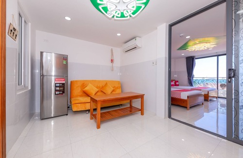 Vinh Hai Hotel | OYO 1028 Flower House Apartment