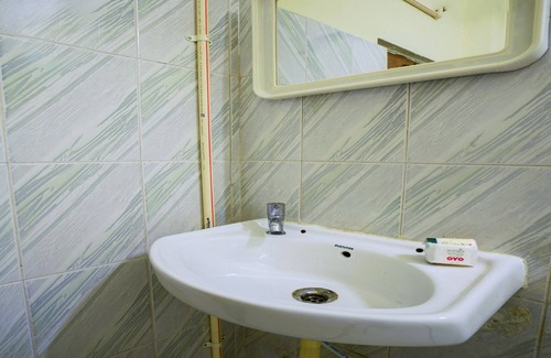 Shalimar Bagh Hotel | OYO 14723 Diamond Deluxe