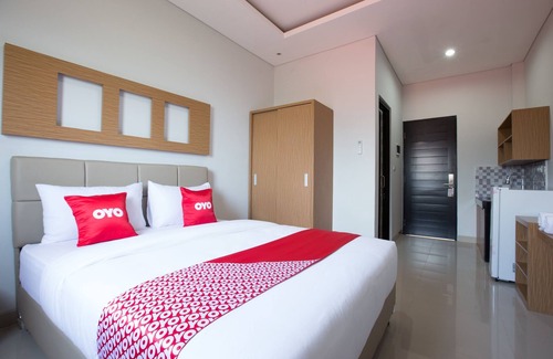 Teuku Umar Hotel | OYO 1949 Vrindavan Residence