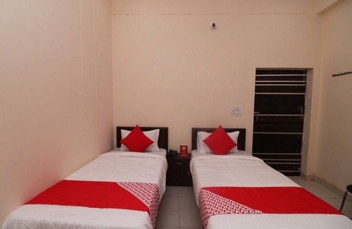 Naini Hotel | OYO 27941 Sangam Darshan