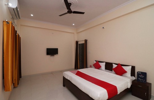 Naini Hotel | OYO 27941 Sangam Darshan
