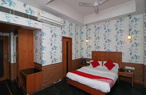 Indirapuram Hotel | OYO 421 One Hotel