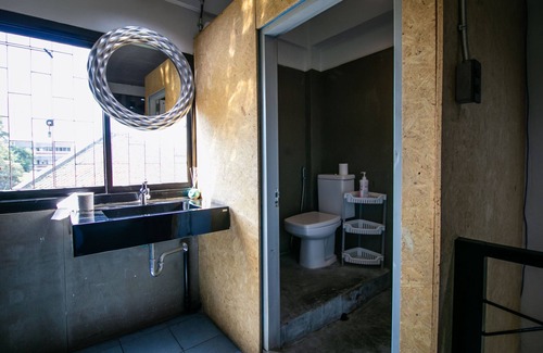 China Town Hotel | OYO 505 Ente Space Hostel