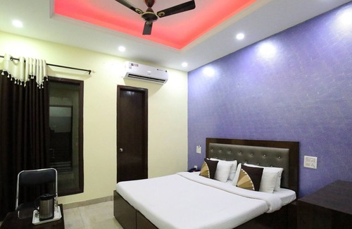 Chandigarh Hotel | OYO 7724 HOTEL PR CHANDIGARH