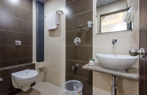 Sakinaka Hotel | OYO 8298 Zee Residency
