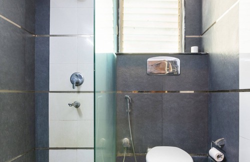 RT Nagar Hotel | OYO 852 Kings 10
