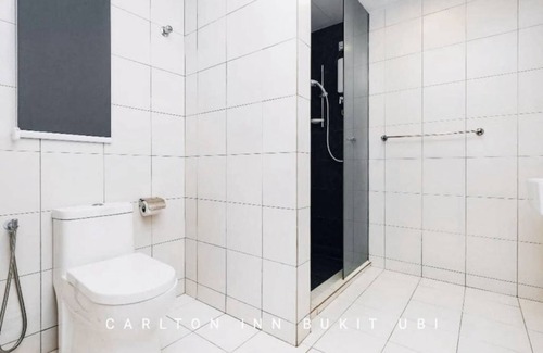 Pekan Melayu Hotel | OYO 89492 Carlton Inn Bukit Ubi