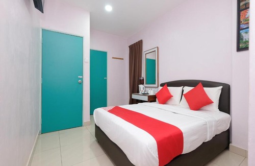 Teriang Hotel | OYO 89877 Sun Triang Hotel