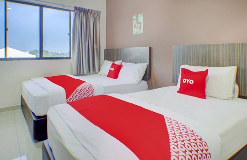Taman Johor Jaya Hotel | OYO 89985 Js Hotel
