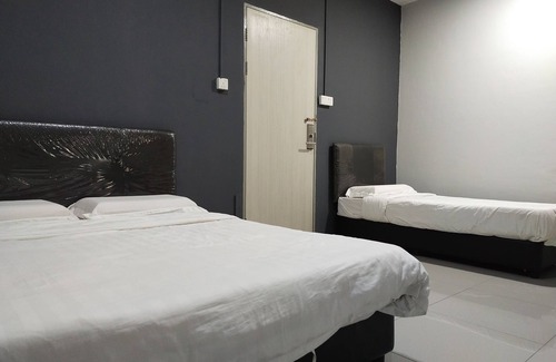 Kuching Hotel | OYO 90478 Marina World