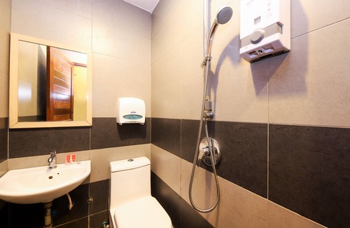 Kuching Hotel | OYO 910 Hills Residence