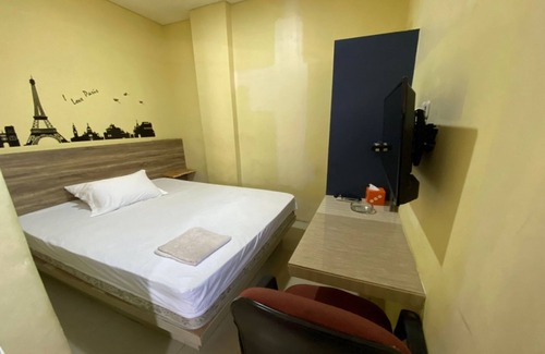 Old Jakarta Hotel | OYO 91340 Jenny Residence
