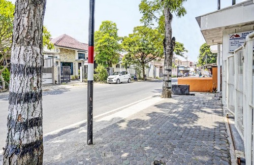 Pamekasan Hotel | OYO 92124 Raya Permai Homestay Syariah