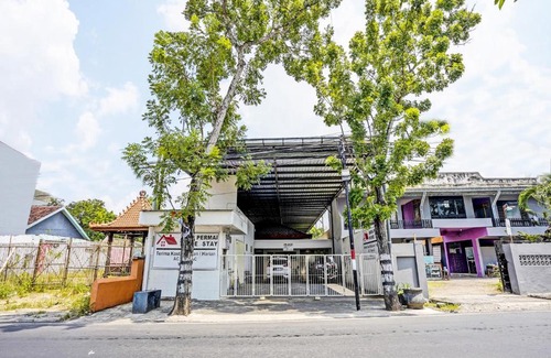 Pamekasan Hotel | OYO 92124 Raya Permai Homestay Syariah