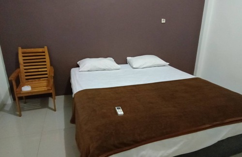 Kuala Lipis Hotel | OYO 92243 Fanilly Guest House MarabahanNearJembatan Rumpiang