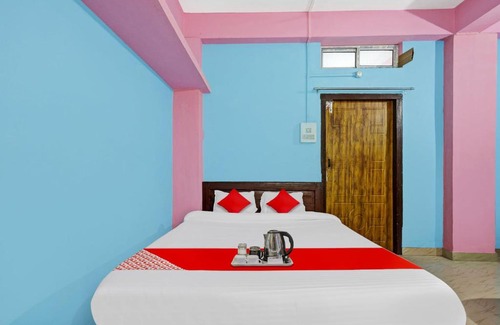 Beltola Hotel | OYO 92942 Hotel S Moonshine