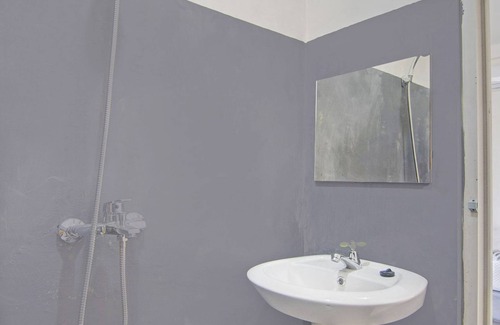 Manado City Centre Hotel | OYO 92964 Kost 99