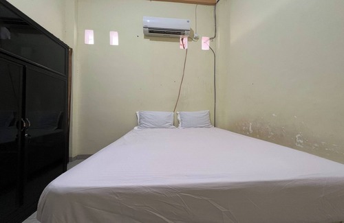 Enrekang Hotel | OYO 93053 Ziza Kost82 Syariah