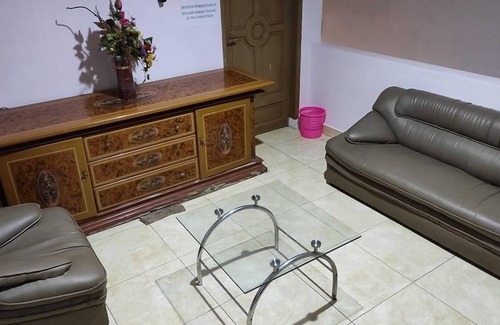 Makassar Hotel | OYO 93167 Penginapan Noval