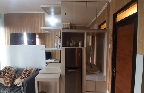 Bandung Hotel | OYO 93439 The Suites Metro Apartment By Interindo