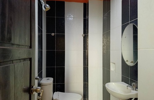 Parepare Hotel | OYO 93665 Puri Homestay