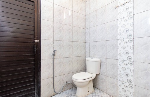 Pemogan Hotel | OYO 94091 Sn Guest House