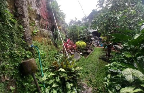 Setiabudi Hotel | OYO 94801 Pad Guest House