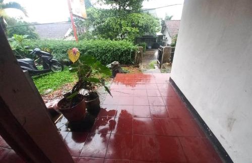 Setiabudi Hotel | OYO 94801 Pad Guest House