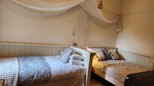 Trafford House | OYO Cornerstone Manor Hotel