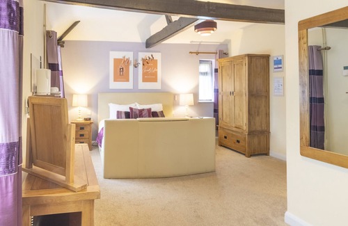 Horsham St Faith House | OYO Elm Farm Country House, Norwich Airport