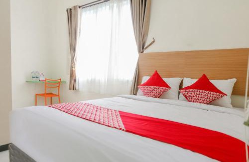 Jember Hotel | OYO Flagship 1603 Antosa Family Residence Silver Key