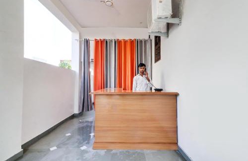 Gomti Nagar Hotel | OYO Flagship Kamakshi Villa