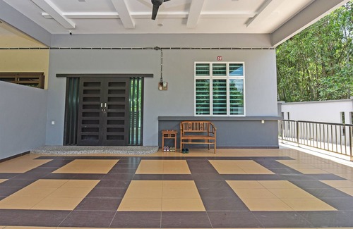 Perkampungan Bukit Ubi House | OYO Home 90582 Dz Homestay Bukit Ubi