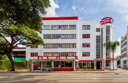 Americana Hotel | OYO Hotel Del Parque