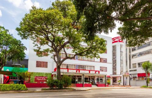 Americana Hotel | OYO Hotel Del Parque